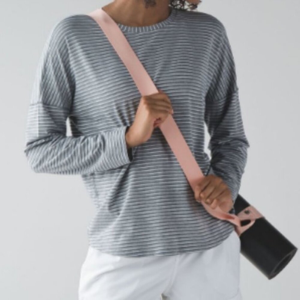 LULULEMON Shirt Womens Medium? Gray White Cruiser Stripe Long Sleeve Lightweight